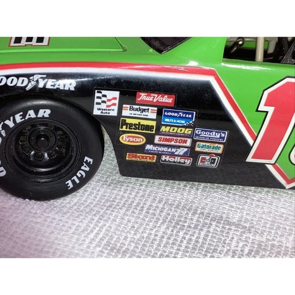 1994 Dale Jarrett #18 Chevy Interstate Batteries 1:18 NASCAR Collector's Edition - Picture 11 of 16
